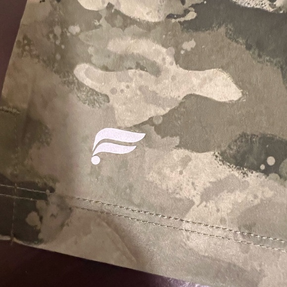 Fabletics Mens Medium 7” Fundamental Shorts Camo Brand New Unlined - Picture 2 of 3